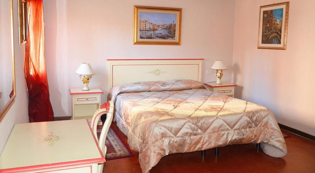 Double Room,258050121:JPEG